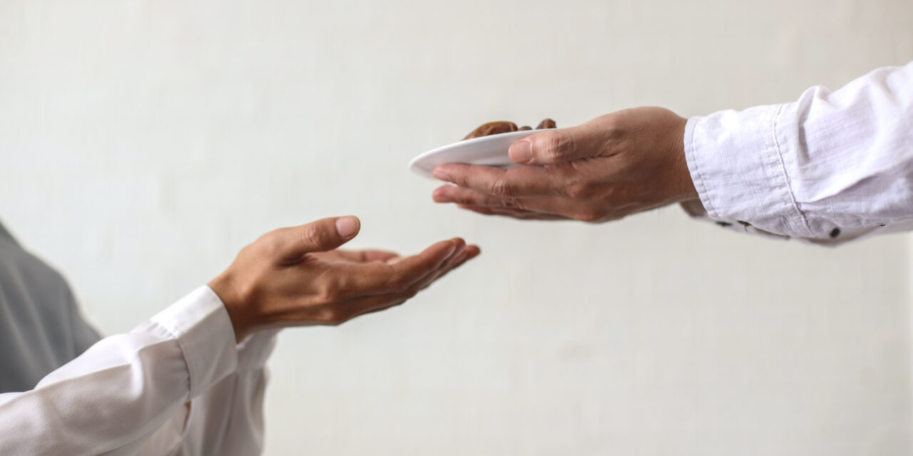 https://zakahadvisor.org/wp-content/uploads/2023/06/hands-giving-dates-fruit-at-breakfasting-time-2022-12-13-06-47-00-utc-1280x640.jpg